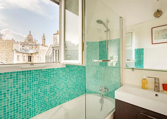 Welcome To Montmartre ! Paris